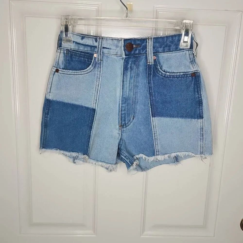 Wranglers patchwork distressed denim shorts women's size 0